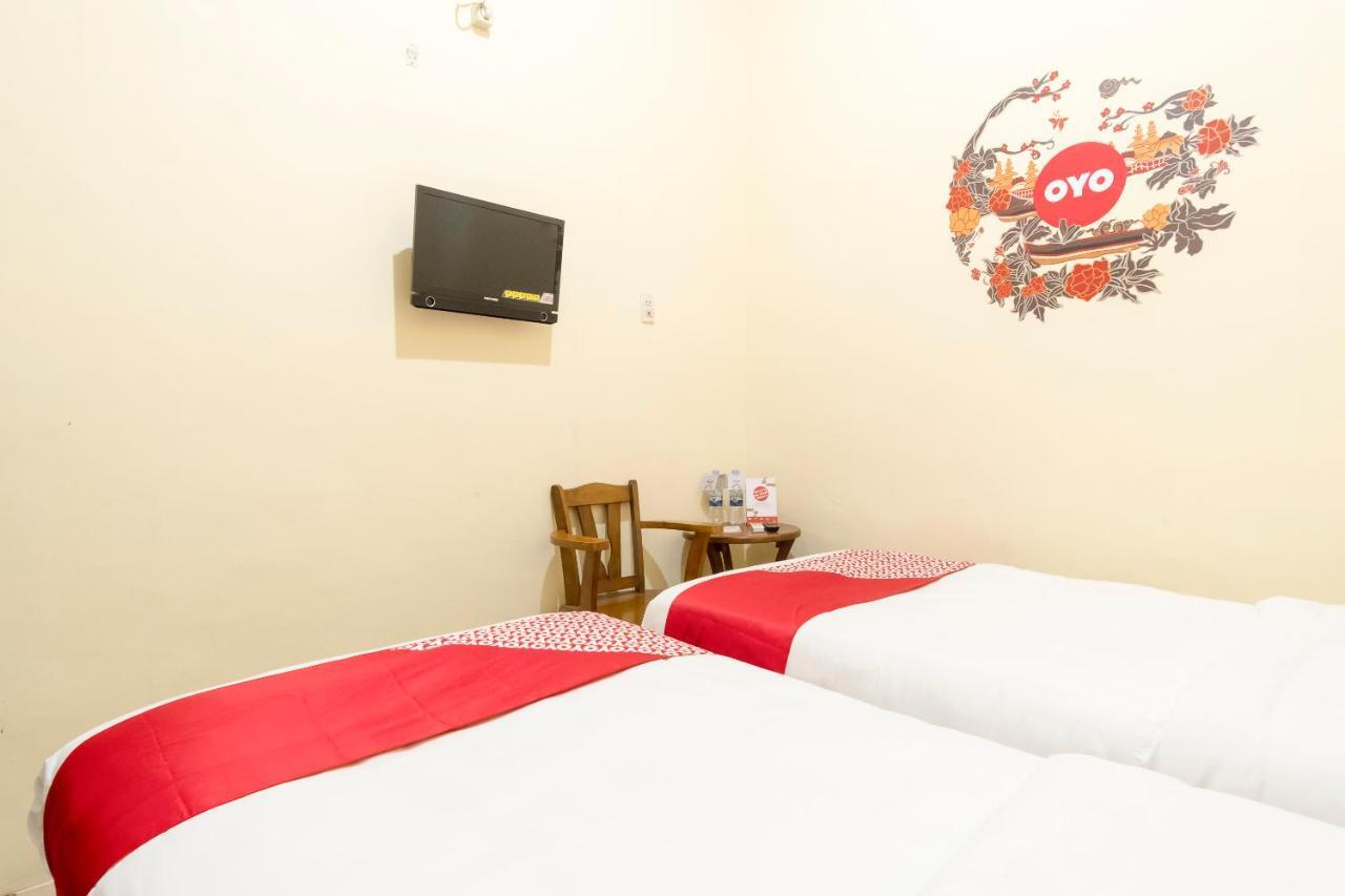 Oyo 723尼亚曼迪利伊斯兰住宿酒店 棉兰 外观 照片