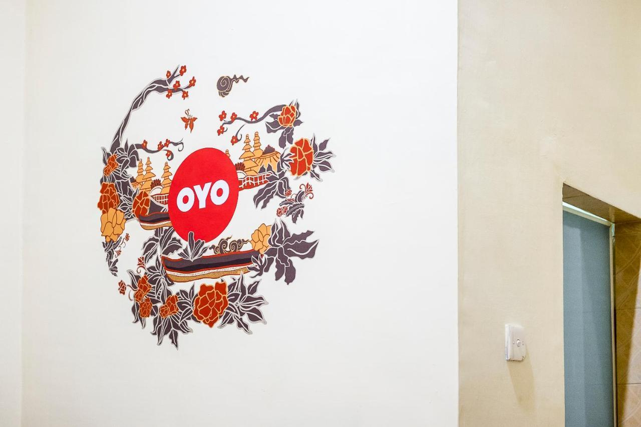 Oyo 723尼亚曼迪利伊斯兰住宿酒店 棉兰 外观 照片